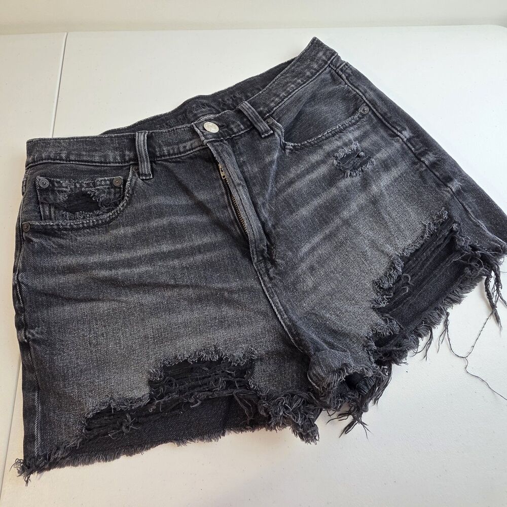 American Eagle Black Jean Shorts Size 8 Distressed Frayed Hem High Rise Mom